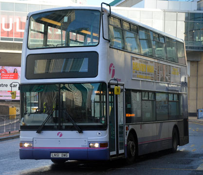 First
                    Wyvern Bus 33042