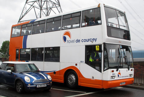 Travel de Courcey Bus